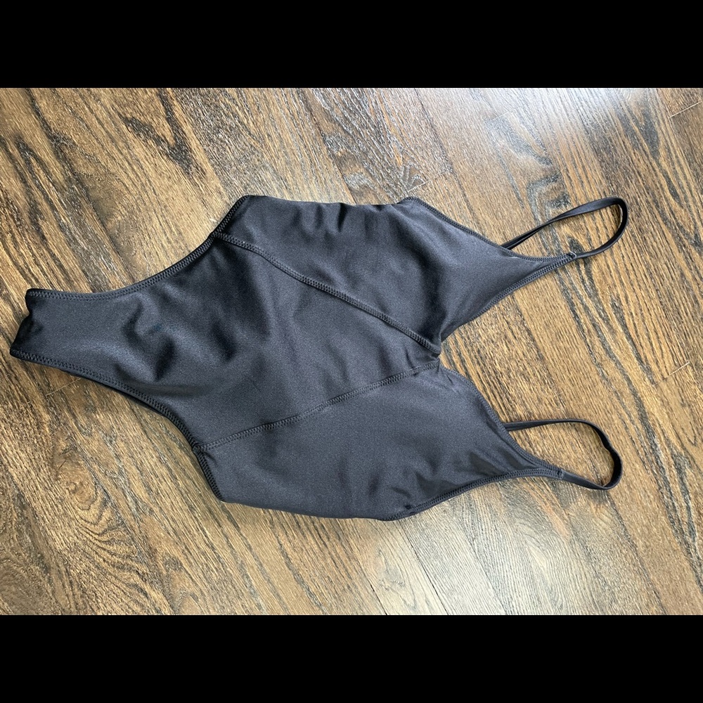 La Hearts PacSun One Piece - Black